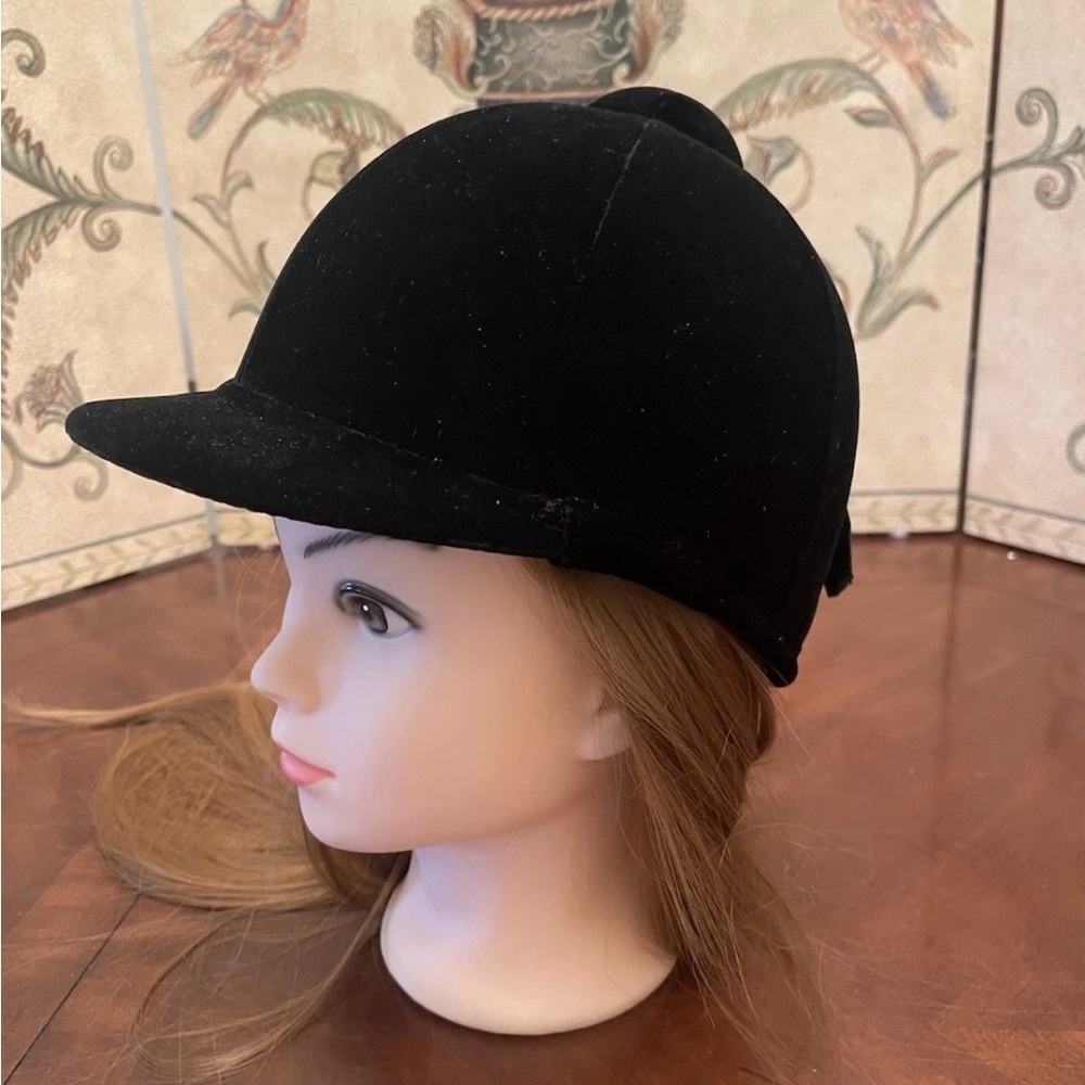EQUESTRIAN RIDING HELMET 6 1/2 CYCOLAC New Horse cosplay prop
